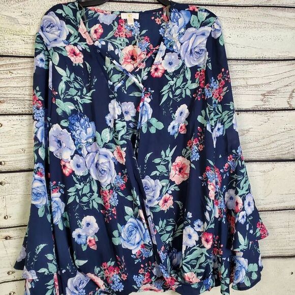 NWT C Brand Women’s 1X Navy Blue Floral Boho Blouse Bell Sleeve Tie Front Plus S - Picture 5 of 9